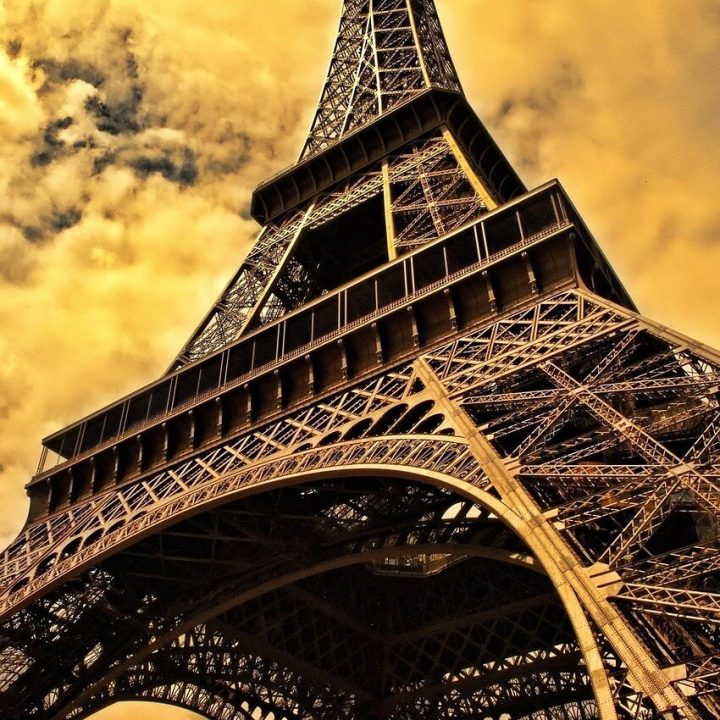 Eiffel Tower learn french